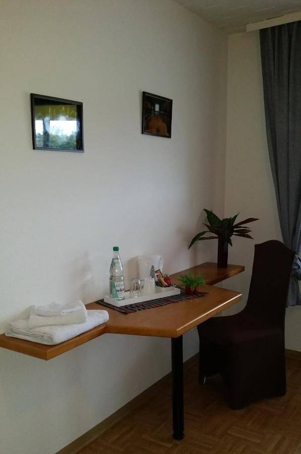 Hotel für 6 Personen, mit Terrasse und Garten sowie Ausblick in Wadern - 2