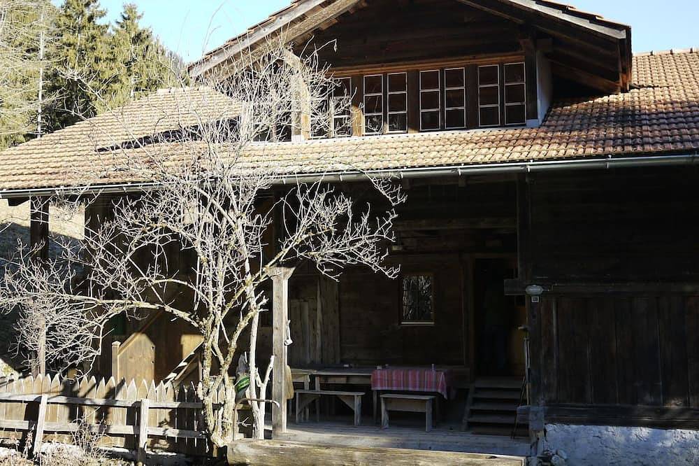 Ganze Wohnung, Auf der Mauer by Interhome in Oberwil im Simmental, Berner Oberland