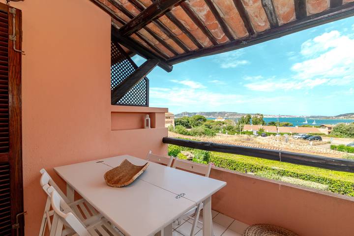 Appartamento intero, Appartamento 'Casa Baia del Faro' con Vista Mare, Terrazza Privata e Aria Condizionata in Palau (villaggio), Palau (Sardegna)