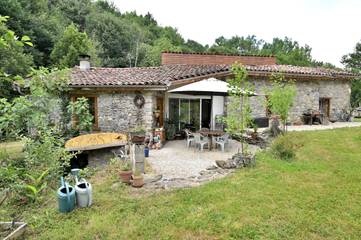 Gîte pour 6 personnes, avec jardin à Prat-Bonrepaux