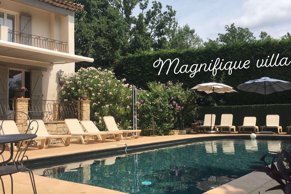 Magnificent family house With heated swimming pool,quiet ,close to the sea in Montauroux, Draguignan region