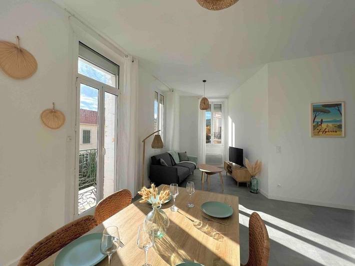 Gîte pour 4 personnes, avec balcon dans Gare De Hyeres