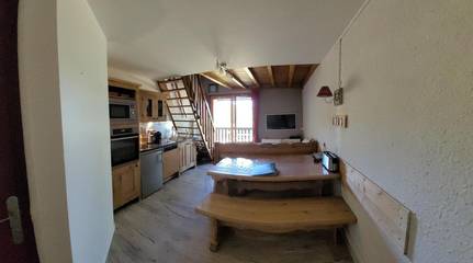 Gîte pour 4 personnes, avec balcon ainsi que sauna et vue à Hotonnes
