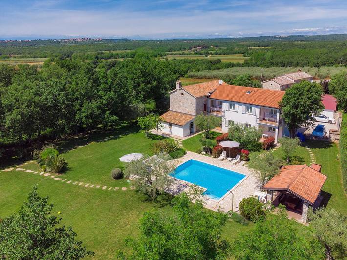 Ferienhaus für 6 Personen, mit Terrasse und Garten in Nova Vas