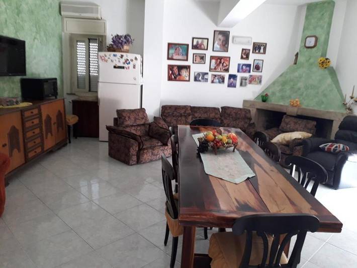 Ferienwohnung für 5 Personen, mit Balkon und Terrasse sowie Ausblick in Barcellona Pozzo di Gotto