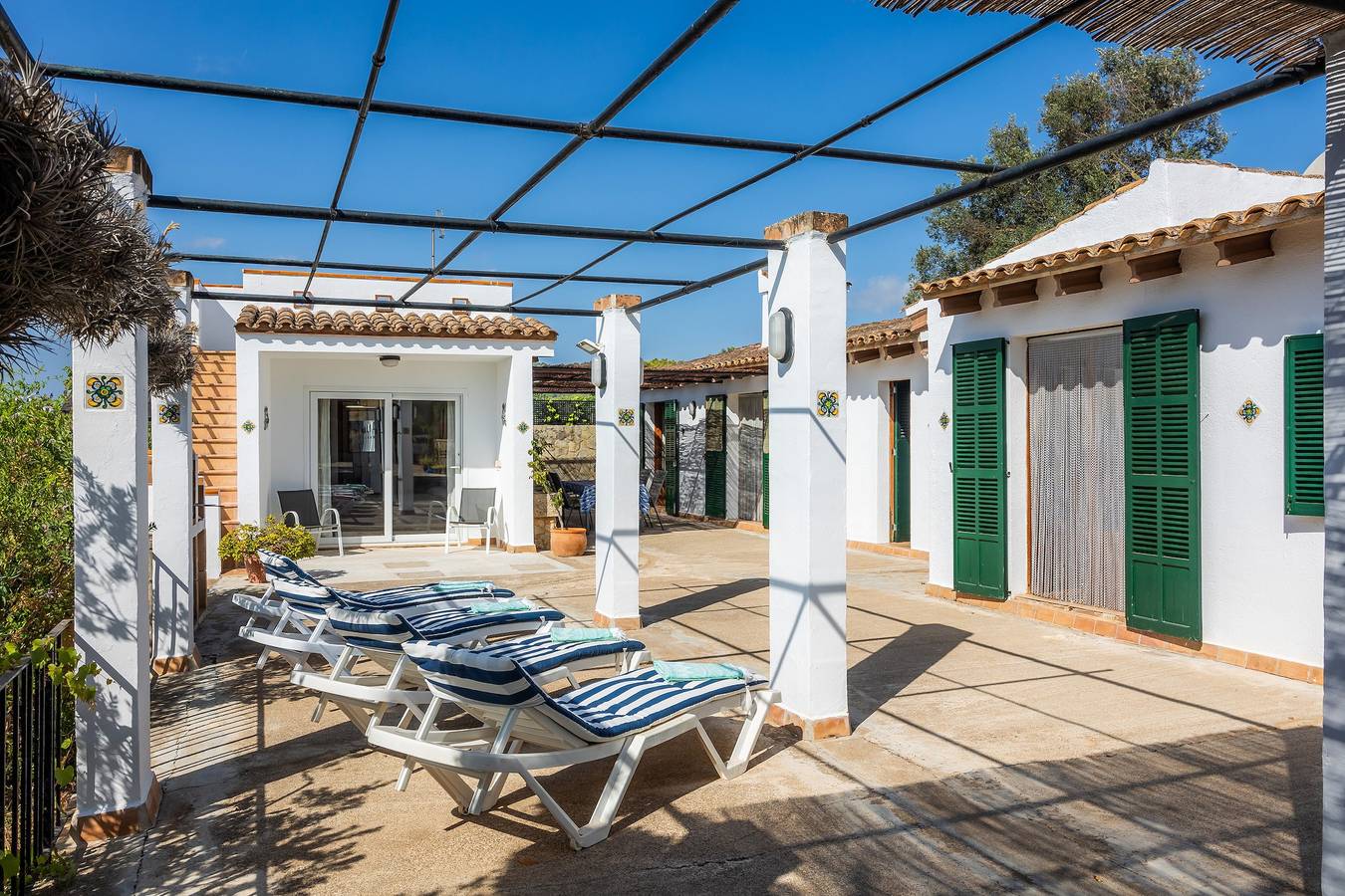 Country House "Sa Casa Des Pintor Miquel Vives 213" with Private Pool, 2 Terraces & Wi-Fi in Cala Bona, Son Servera