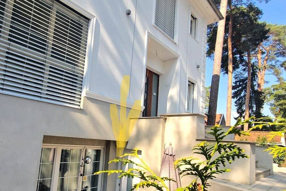 Ganze Wohnung, 🌿 Traumhafte Ferienwohnung, nah am Wasser mit Terrasse & Natur pur, Nähe Berlin in Wildau, Dahme-Seengebiet