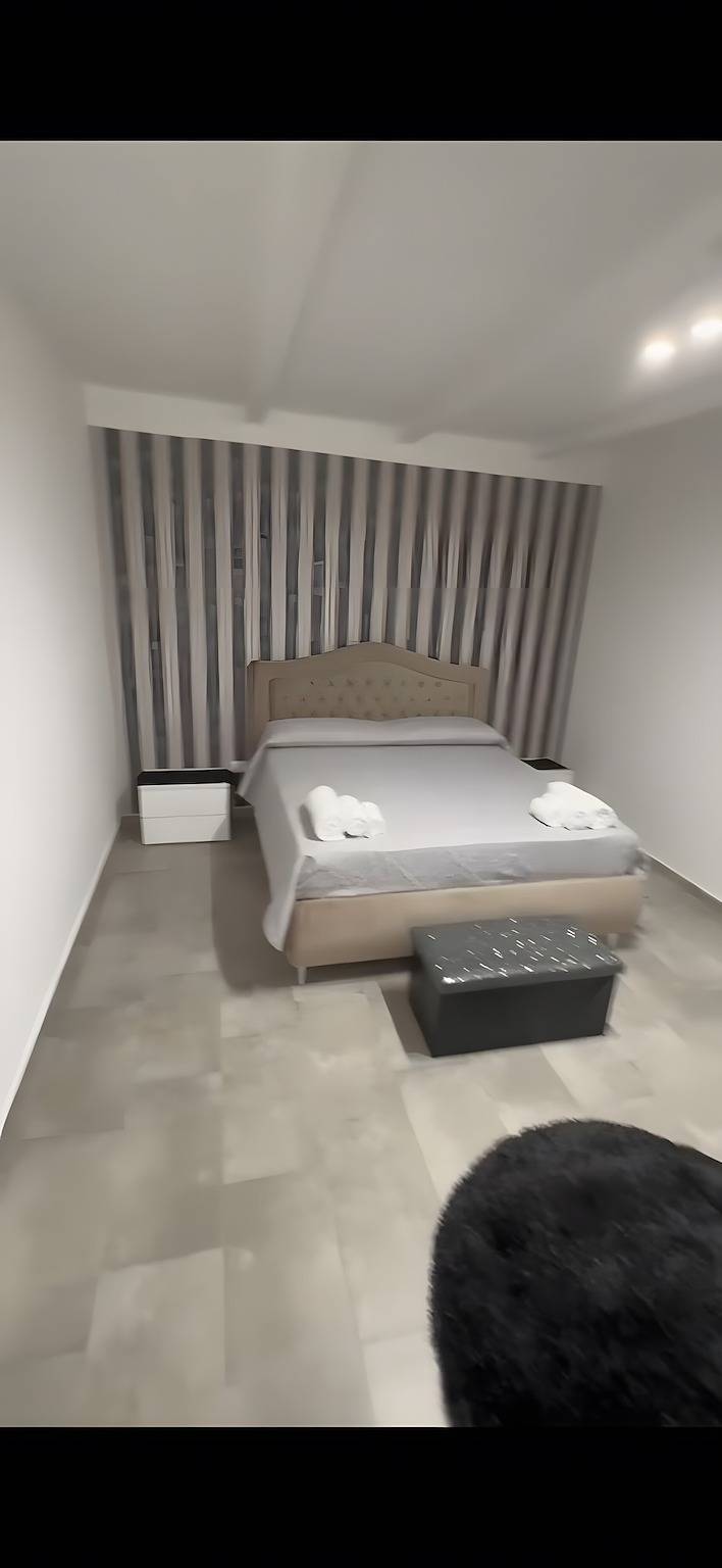 Ganze Wohnung, Apartment „Camera Luna“ mit Gemeinschaftspool, Wlan und Klimaanlage in Lentini, Syrakus Provinz