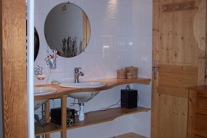 Location de vacances pour 6 personnes, avec terrasse et jardin à Les Estables - 4