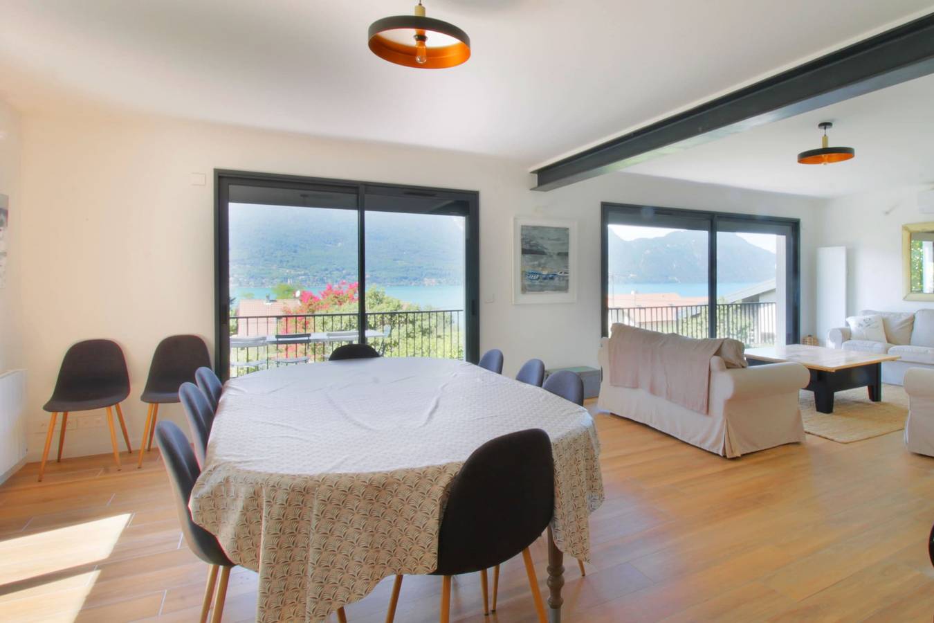 Confortable villa avec vue sur le Lac du Bourget in Viviers-du-Lac, Région de Chambéry