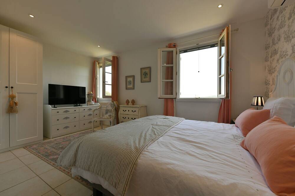 3-bedroom southern-style house with pool and breathtaking views-6 km from Uzès in Serviers-et-Labaume, Nimes und Umgebung
