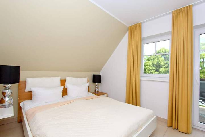 Appartement entier, Appartement en bord de mer avec balcon, utilisation de la piscine et du sauna - Appartement Rex Rugia 28-8 in Lobbe, Mönchgut