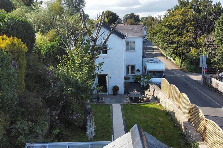 Holiday home for 6 people, with terrace and garden in Bridgend