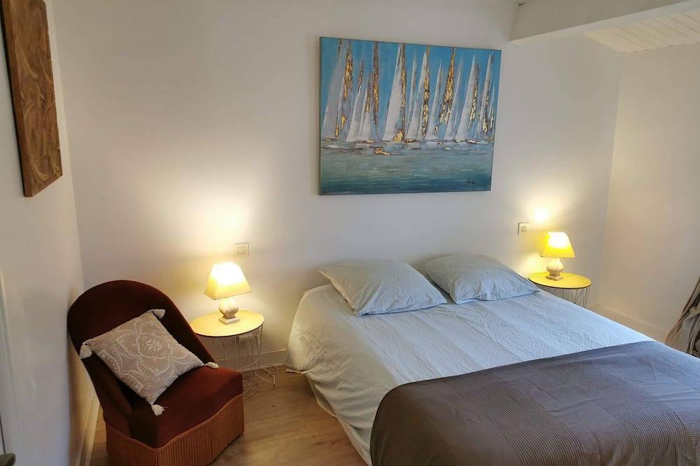 Casa de huéspedes cerca del centro de La Rochelle con piscina climatizada in Puilboreau, Región de La Rochelle