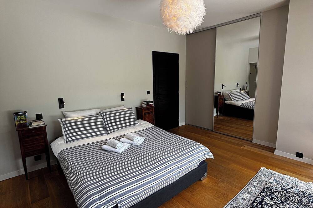 Villa \"Panorama\" with pool and indoor spa in La Roche-sur-Foron, Bonneville region