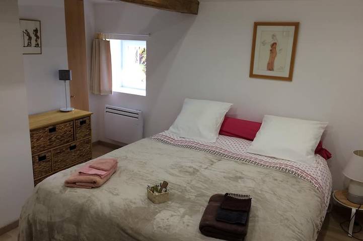 4 **** casa turistica arredata in proprietà 1ha2, piscina riscaldata e stagno in Anglade, Blaye e dintorni