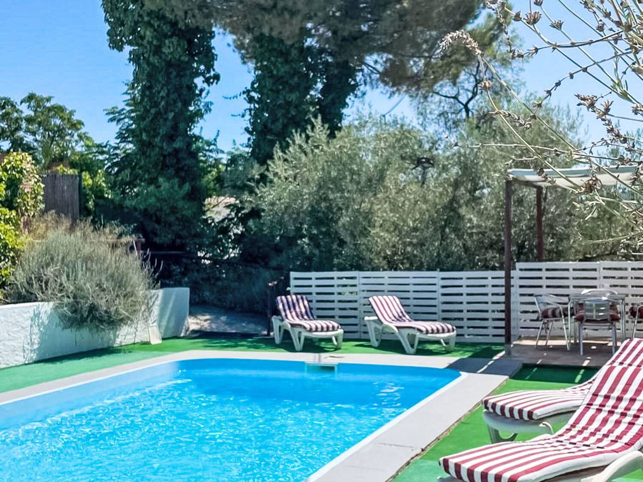Finca "Casa Vieja" mit Bergblick in Fuentes de Cesna, Algarinejo