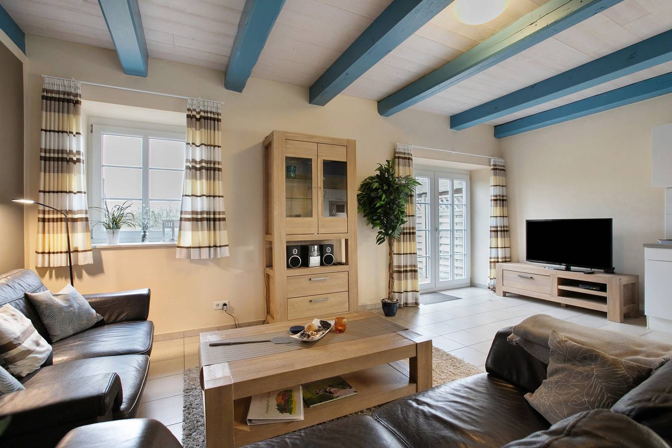 Entire apartment, Apartment 'Rungholtturm' with Private Terrace, Shared Garden and Wi-Fi in Pellworm, Nordseeküste