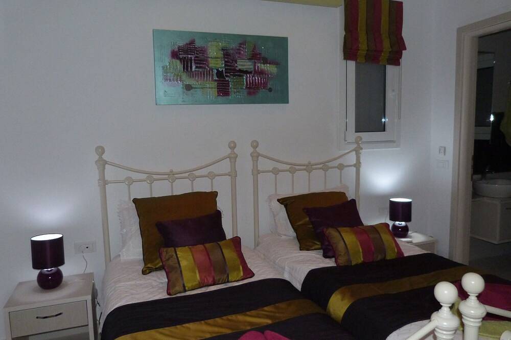 Private 2 Schlafzimmer Villa mit kleinem Pool im Zentrum von Elounda in Elounda, Kreta Norden