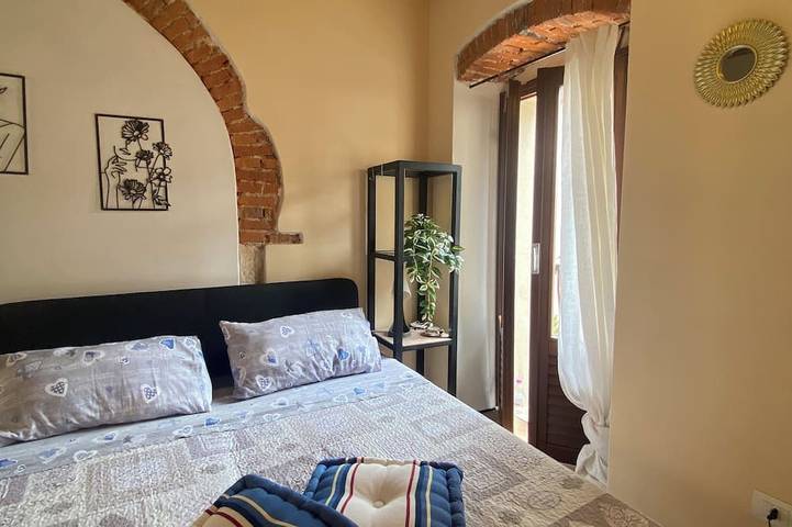 Entire apartment, The room in the ancient village in Colà, Lazise