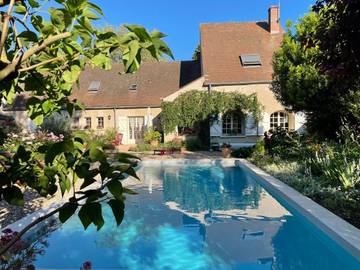 Chambre d’hôte pour 2 personnes, avec piscine et terrasse ainsi que vue et jardin dans Côte-d'Or