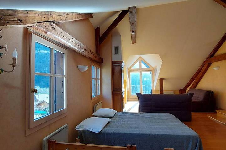 Location de vacances pour 12 personnes, avec balcon et jardin à La Balme-de-Thuy - 3