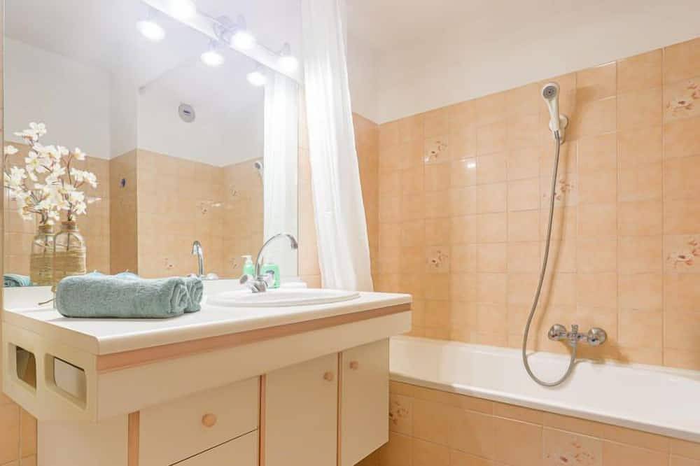Entire apartment, Les Balcons d'Eze by Interhome in Èze, Nice region