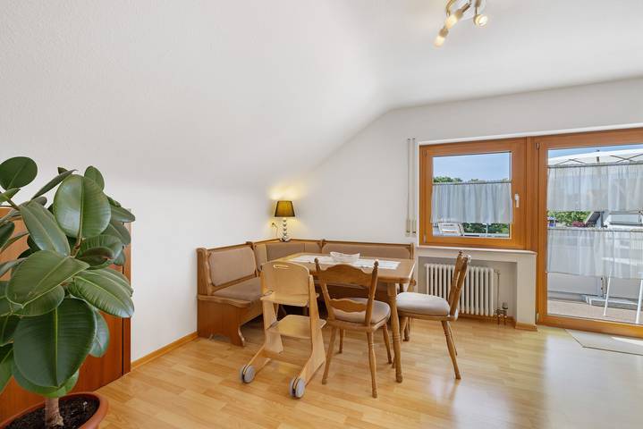 Hel lägenhet, Apartment 'Urlaub In Der Sonnenstadt 72351' with Balcony and Wi-Fi in Geislingen, Neckar-Alb