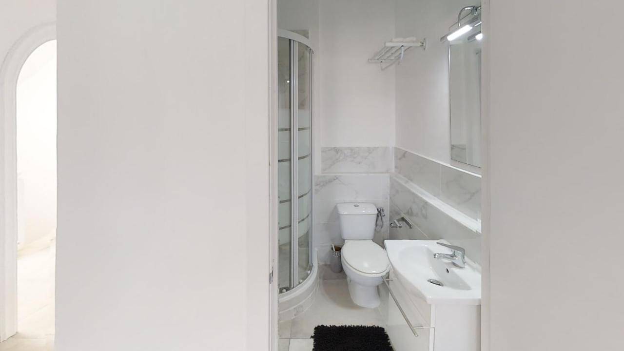 Triple Room with Private Bathroom in Maspalomas, San Bartolomé de Tirajana