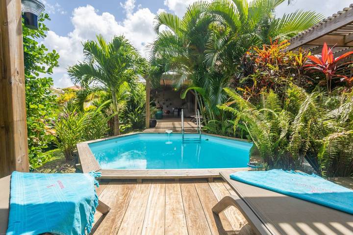 Villa pour 8 personnes, avec terrasse ainsi que piscine et jardin
