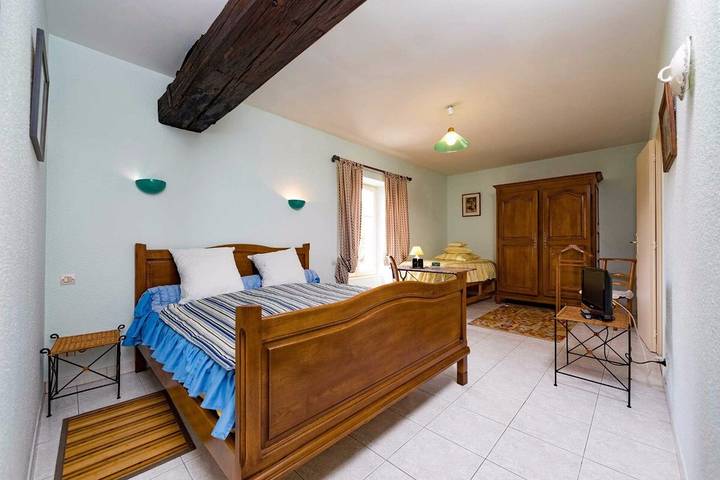 Chambre d’hôte pour 3 personnes, avec Balcon ainsi que Terrasse et Jardin