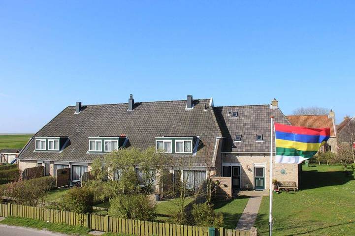 Ferienwohnung für 2 Personen, mit Terrasse und Garten in Terschelling