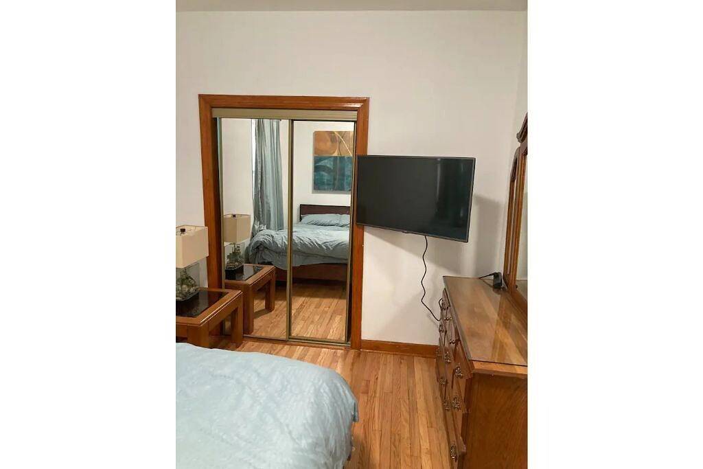 Great 3 bedroom rental unit near Logan Square in Chicago, Cook County