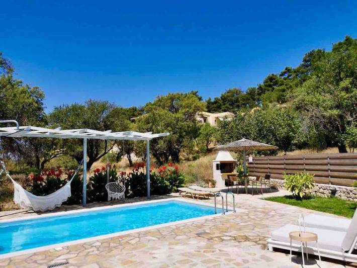 Διαμερίσματα διακοπών για 5 άτομα, με Μπαλκόνι και Ταράτσα καθώς και Κήπο στο Καλαμίτσι