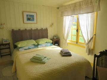 Chambre d’hôte pour 2 personnes, avec jardin et vue, animaux acceptés à Notre-Dame-de-Courson