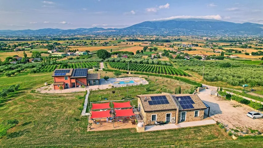 Alloggio in famiglia per 2 persone, con piscina e panorama nonché giardino e piscina per bambini - 1