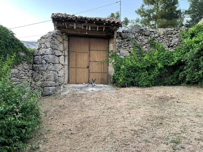 Casa rural para 8 personas, con vistas además de terraza y jardín en Navacepedilla de Corneja