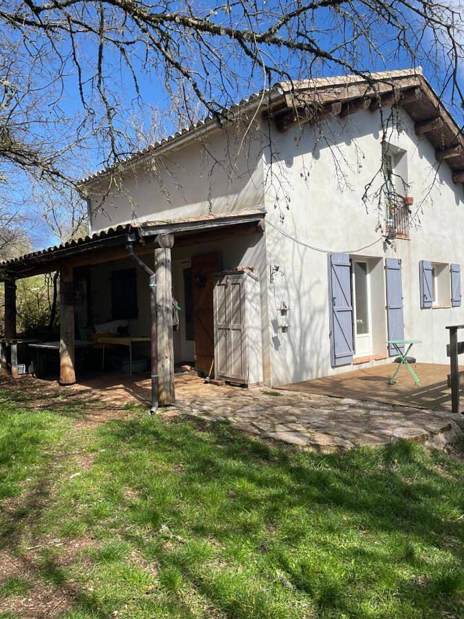 Location de vacances pour 8 personnes, avec Terrasse ainsi que Jardin et Vue à Campestre-et-Luc