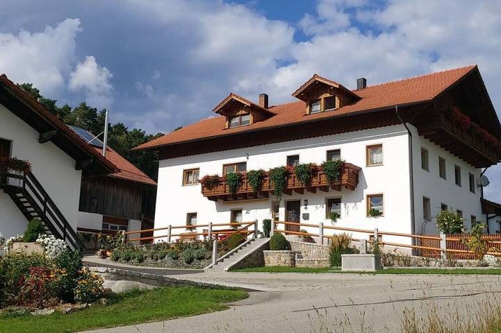 Ferienwohnung für 5 Personen, mit Balkon und Pool