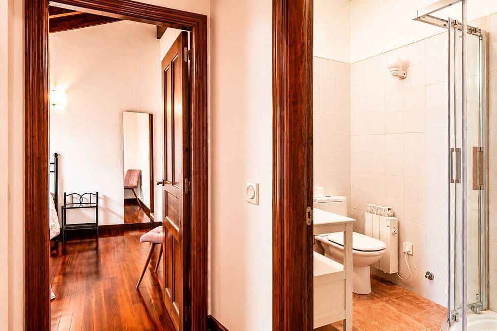 Entire apartment, Tejasturias : La Franca Swimming Pool, Paddle Tennis and Beach in Ribadedeva, Costa Verde (Spain)