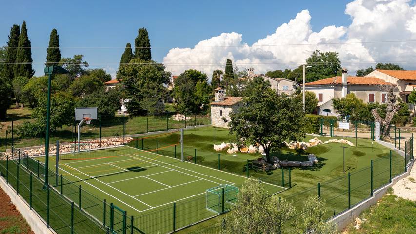 Villa für 4 Personen, mit Whirlpool und Sauna sowie Terrasse und Garten in Porec und Umgebung - 3