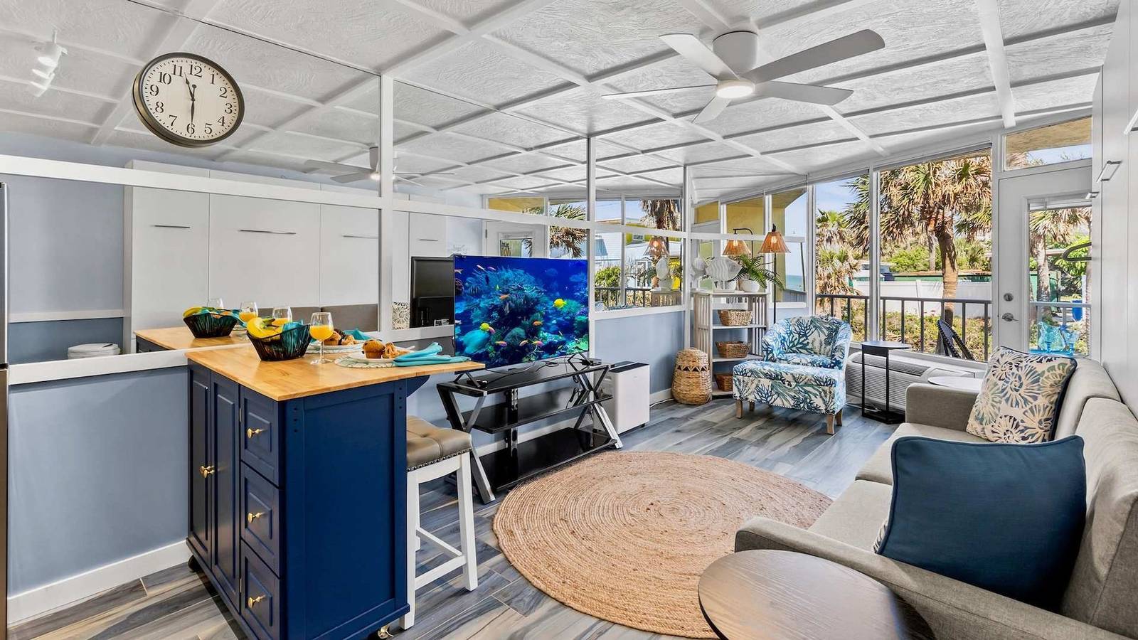 Ganze Wohnung, Ocean Oasis - Ocean View At Symphony Beach Club and King Bed in Ormond Beach, Florida