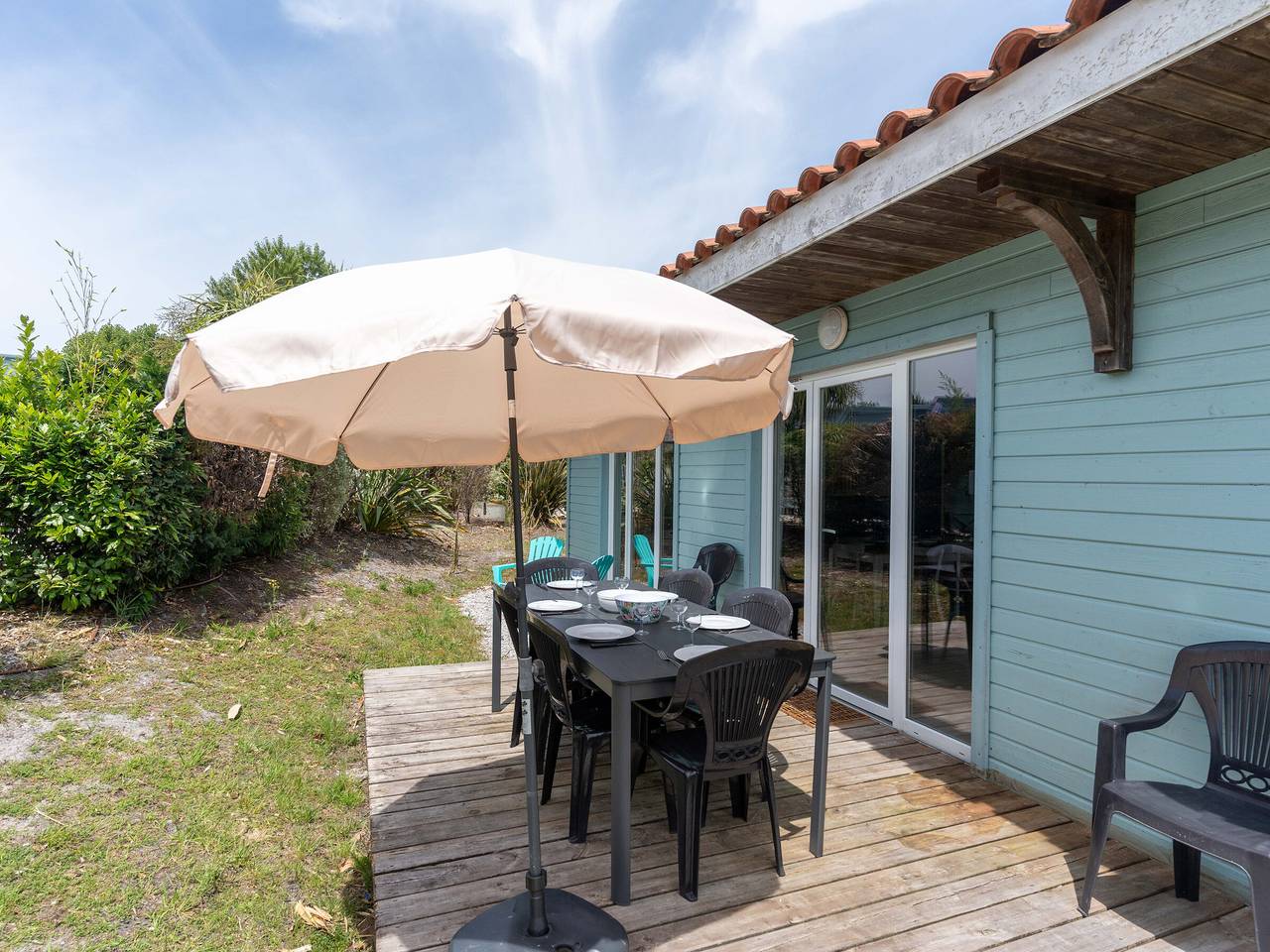 Casa de vacaciones con piscina en Parentis-en-Born cerca del lago, 3 hab, Wifi y limpieza incluida in Parentis-en-Born, Côte d’Argent