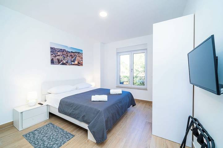 Holiday Above Dubrovnik-apartment with terrace and pool in Dubrovnik, Grad Dubrovnik