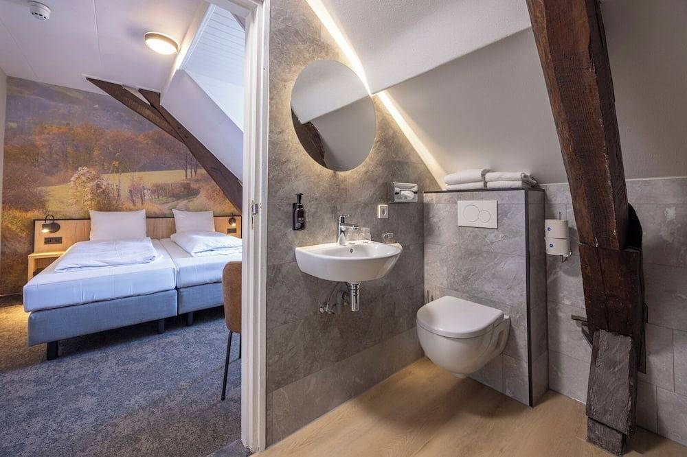 Relaxing Getaway Close to Bonnefantenmuseum | Free Breakfast & Parking in Valkenburg, Limburg