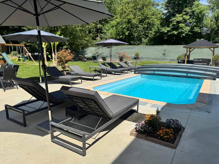 Maison de vacances pour 13 personnes, avec Jacuzzi et Terrasse ainsi que Jardin et Bassin pour enfant à Vesoul