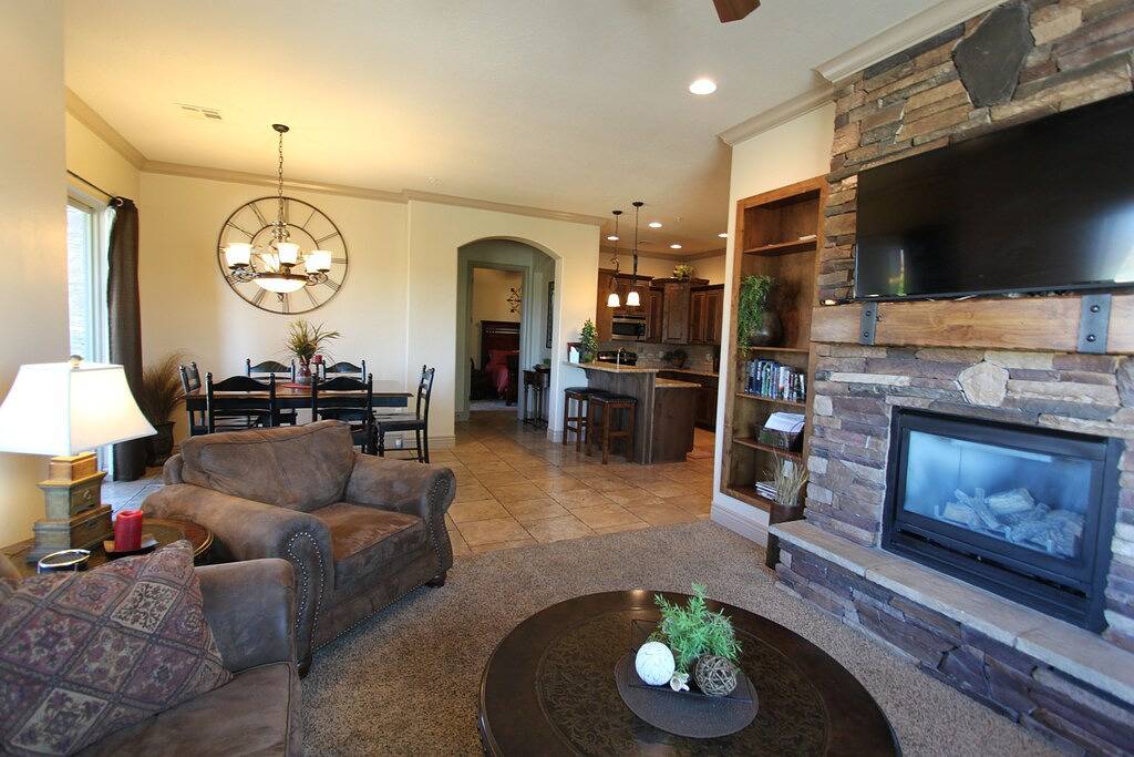 Ganze Wohnung, Upscale 3 Zimmer Wohnung mit vielen Annehmlichkeiten $ 199 / Low - $ 295 / High, Holida in Hurricane, Zion Nationalpark