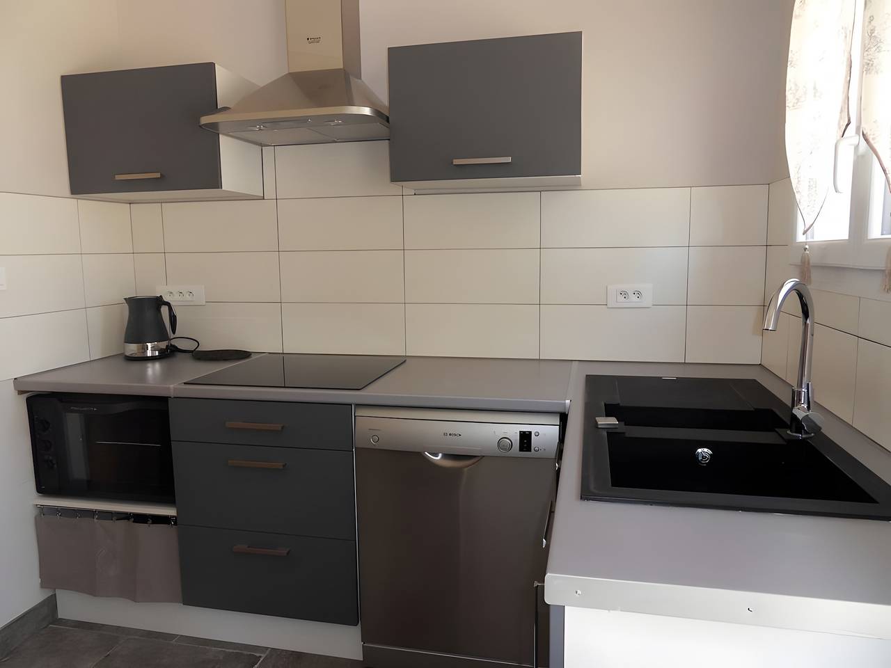 Gîte Garrigue - Villa Cassandra con piscina compartida, Wi-Fi y aire acondicionado in Tavel, Region de Nimes