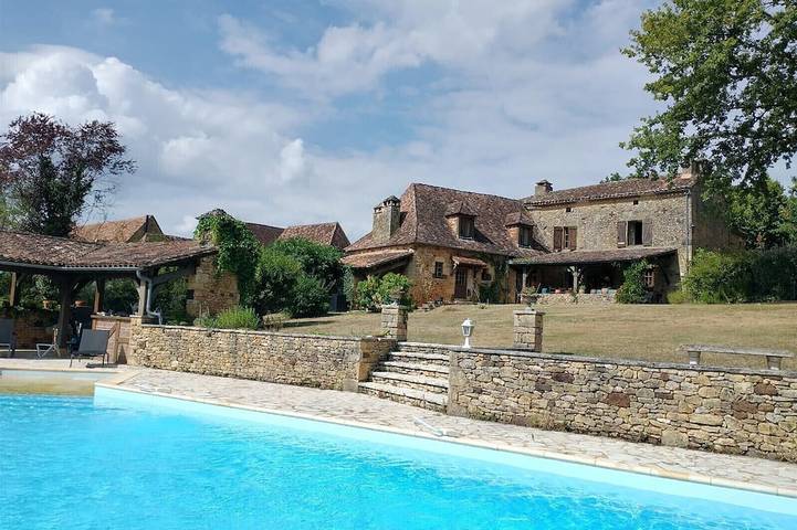 Location de vacances pour 8 personnes, avec jardin et terrasse à Urval