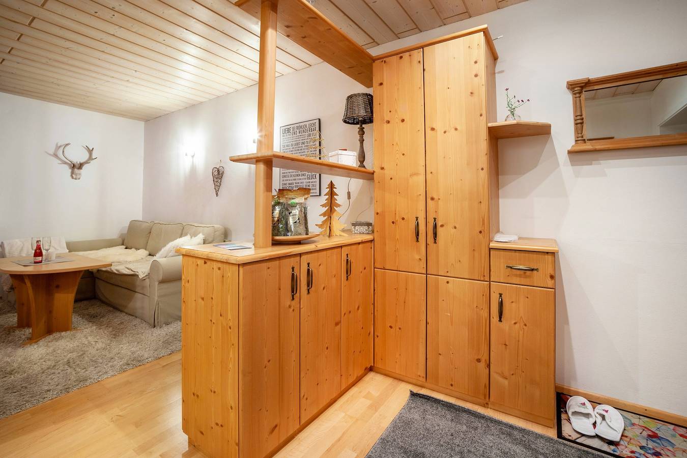 Ganze Wohnung, Ferienwohnung 'In Urspring Am Lechstausee' mit Bergblick, Gemeinschaftsgarten und Balkon in Steingaden, Romantische Straße